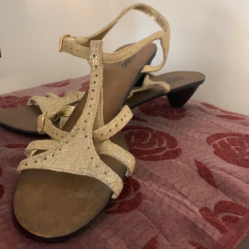 Gold mossimo sandals 1 1/2 heel size 11